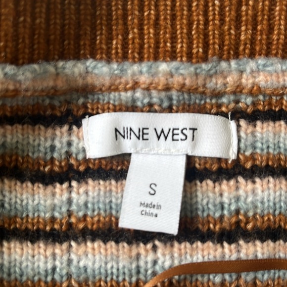 Nine West size Small 70’s inspired sweater - Picture 4 of 6